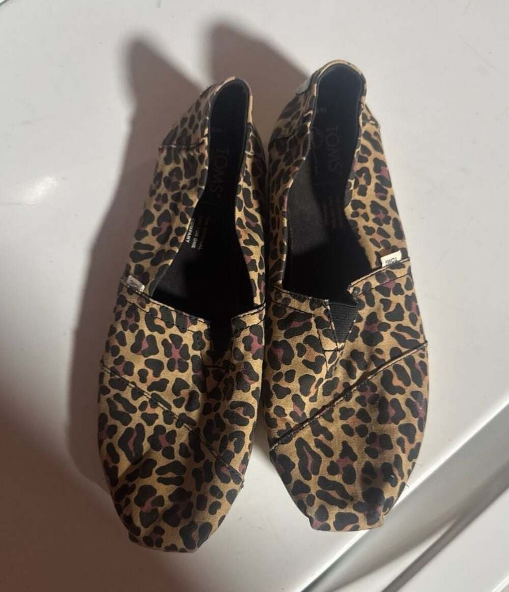 TOMS Classic Alpargata Leopard Print Slip-On Shoes Women's Size 8